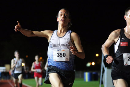 Simon Boch lief 2017 in Karlsruhe zum ersten Mal unter 14 Minuten (Kiefner-Foto) Boch3 Laufnacht Karlsruhe17 Kiefner Foto