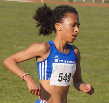 Miri Dattke läuft Bestleistung (Foto Rudi Brem) Dattke1 Laufnacht Karlsruhe Bremfoto