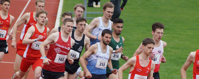 Benedikt Brem und Konstantin Wedel im Karlsruher 1.500m Rennen (Foto von Rudi Brem) Brem Wedel Laufnacht Karlsruhe21 Bremfoto