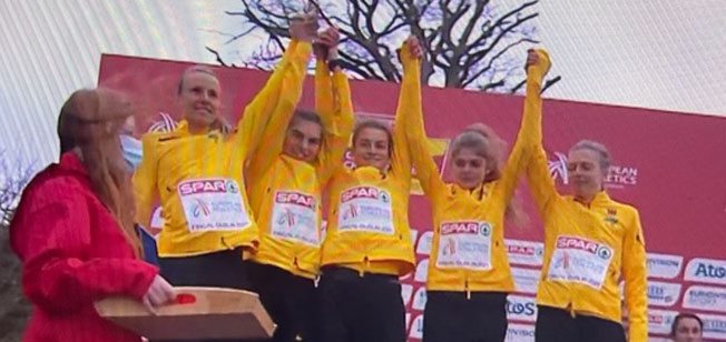 MayerDomenika CrossEM21 Foto Ring