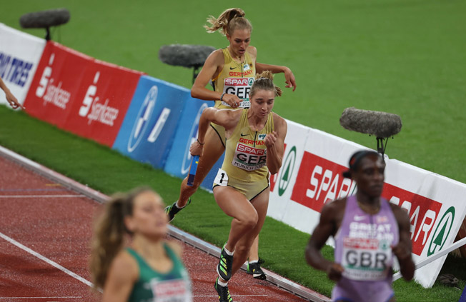 MayerMona2 Thiel EM2022 4x400m Finale Kiefnerfoto
