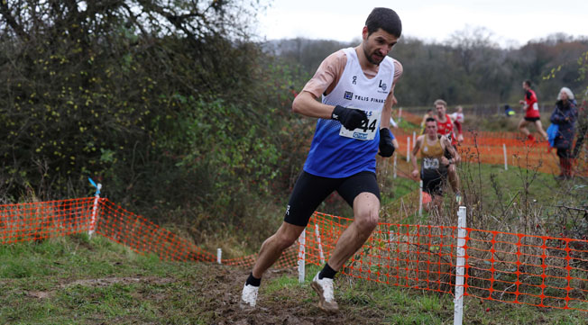 Konstantin Wedel schlägt sich im Morast von Perl bravourös (Foto von Theo Kiefner) WedelKonstanrin1 DMCross23 Kiefnerfoto