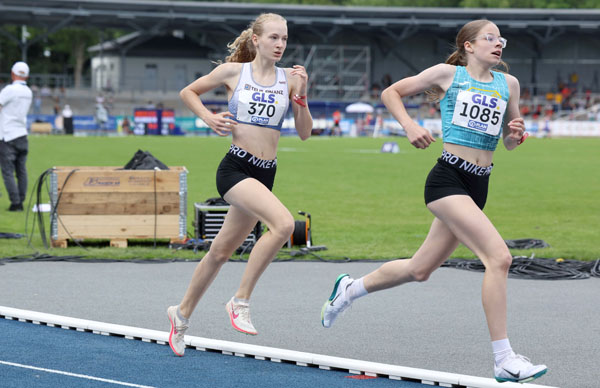 Freya Hempel Überrascht über 1.500m bei der DJM (Foto von Theo Kiefner) HempelFreya1 DJMU20 18 Kiefnerfoto