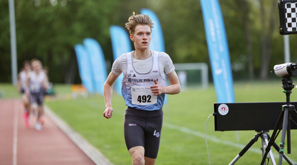 Elias Kolar gewinnt überlegen den Männer A-Lauf (Foto von Christian Brüssel) Kolar1 Challenge25 Bruesselfoto
